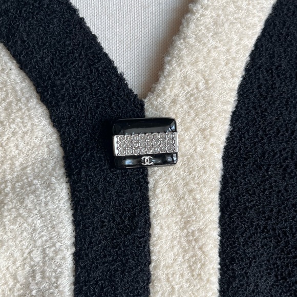 CHANEL 12C Runway Black Ecru Color Block Wool Jacket - Picture 4 of 7